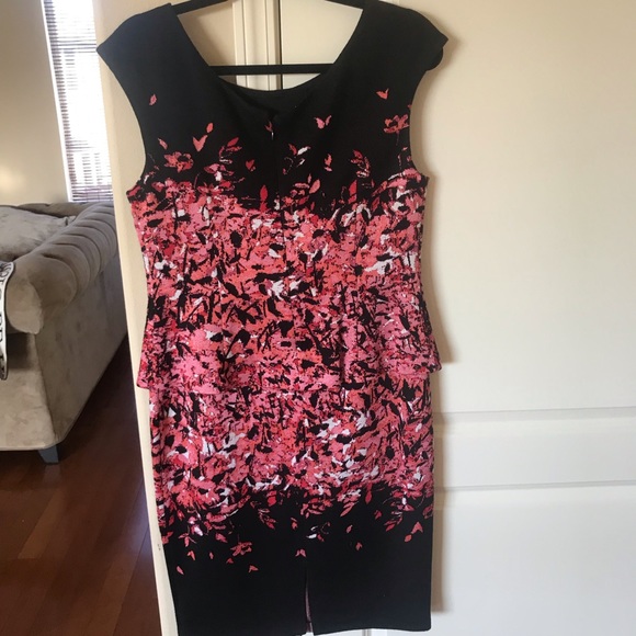 St. John Collection peplum jacquard Dress. - Picture 6 of 7